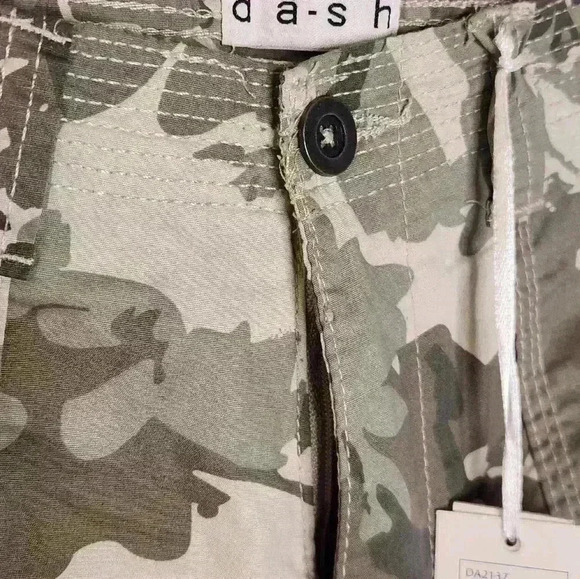 Dash Camo Old Jade Shorts. Cuffed, 4 pocket NWT size 10 - Picture 5 of 11